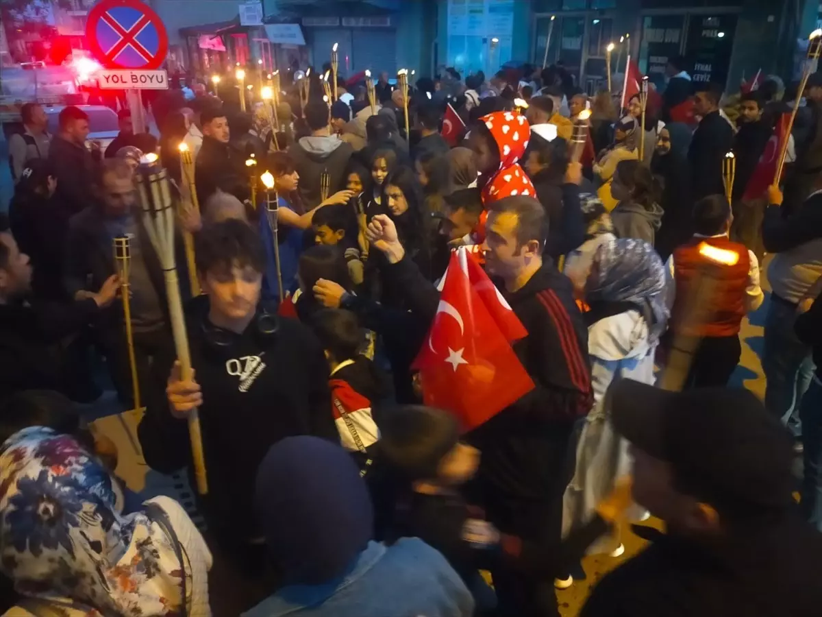 Hüyük'te Gençlik Yürüyüşü ve Fener Alayı Etkinliği