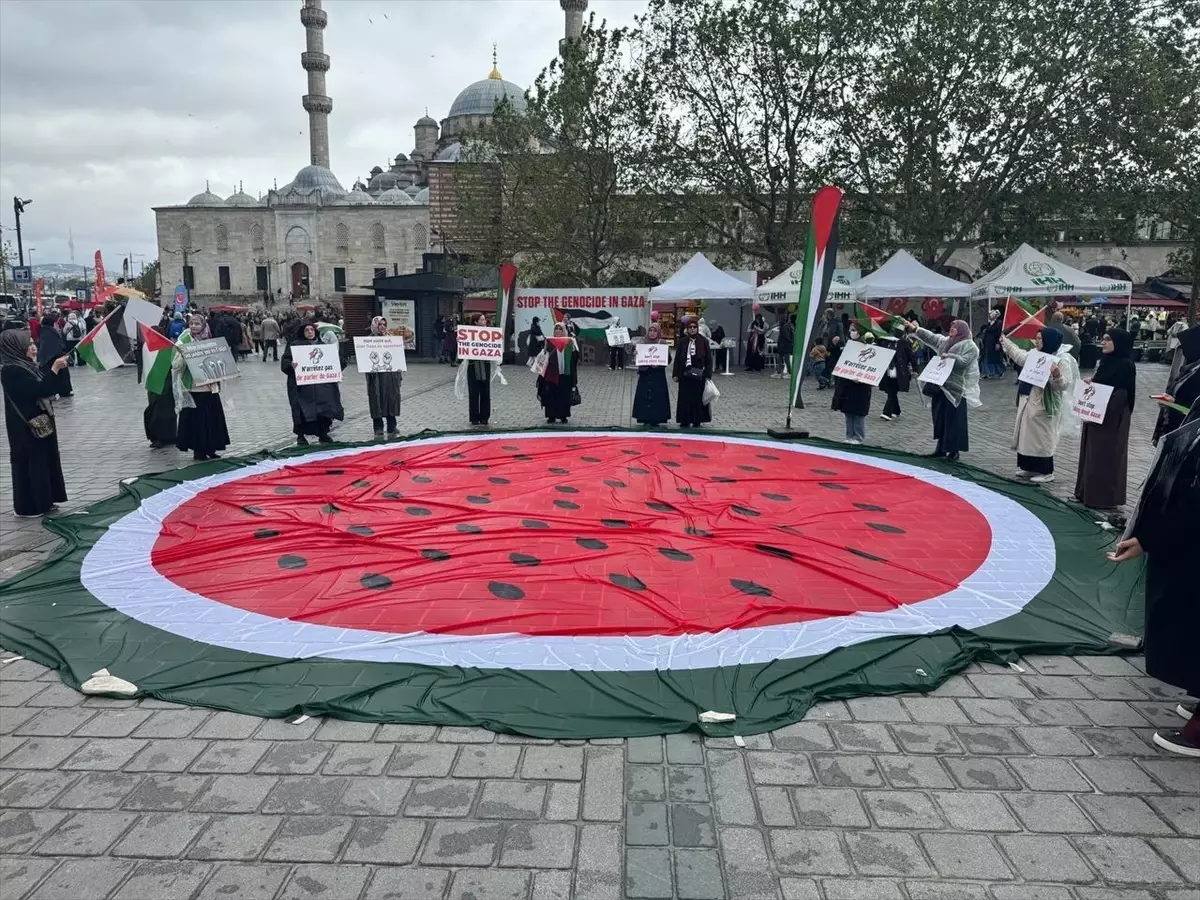 İHH Kadın Birimi'nden Gazze İçin Eylem