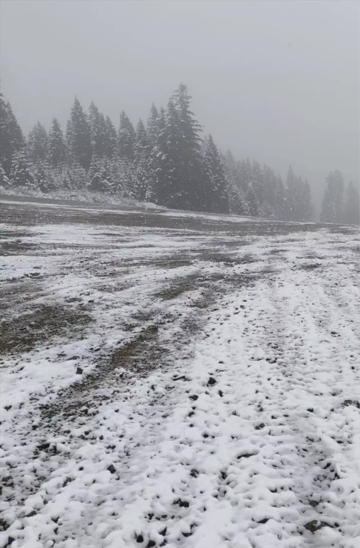 Ilgaz Dağı'na Mayıs Ayında Kar Yağdı