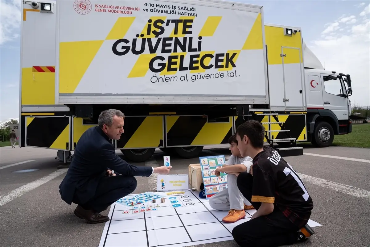 İş Sağlığı ve Güvenliği İçin 'İş'te Güvenli Gelecek Tırı' Tanıtıldı