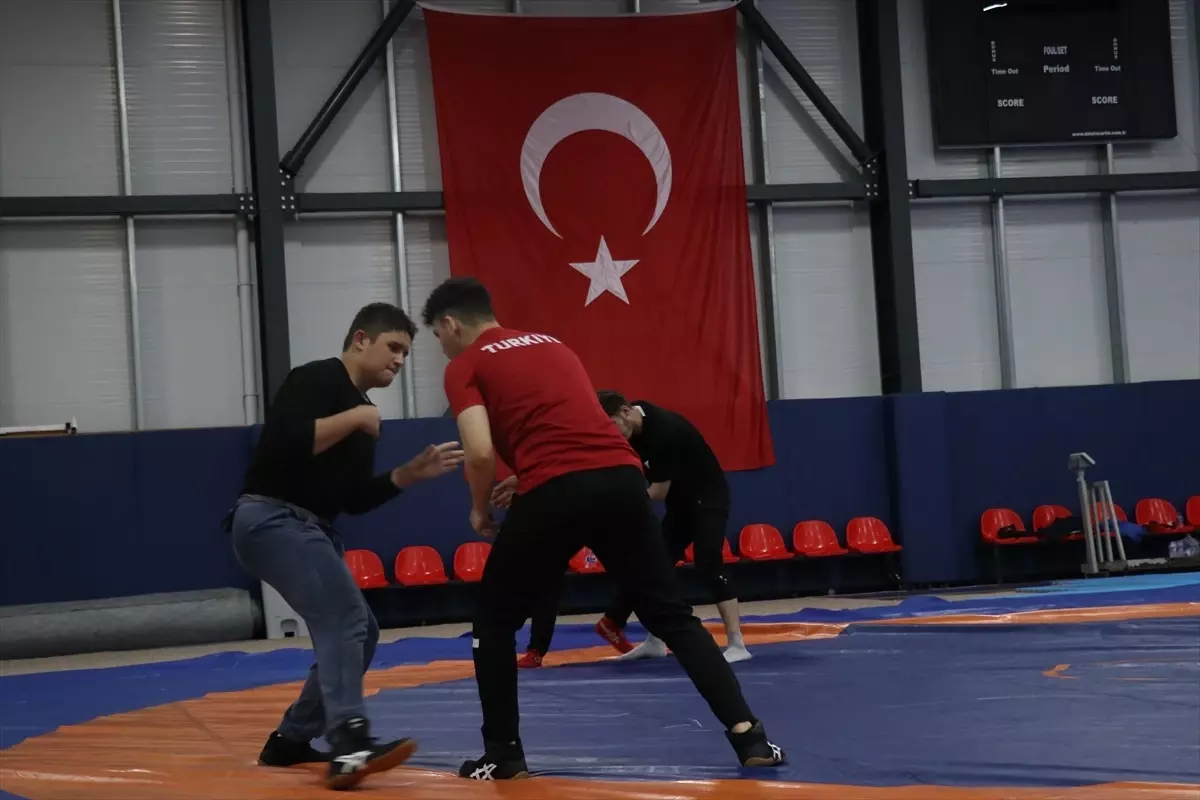Türkiye İşitme Engelliler Güreş Milli Takımı, 2025 Deaflympics Hedefiyle Kamp Yapıyor