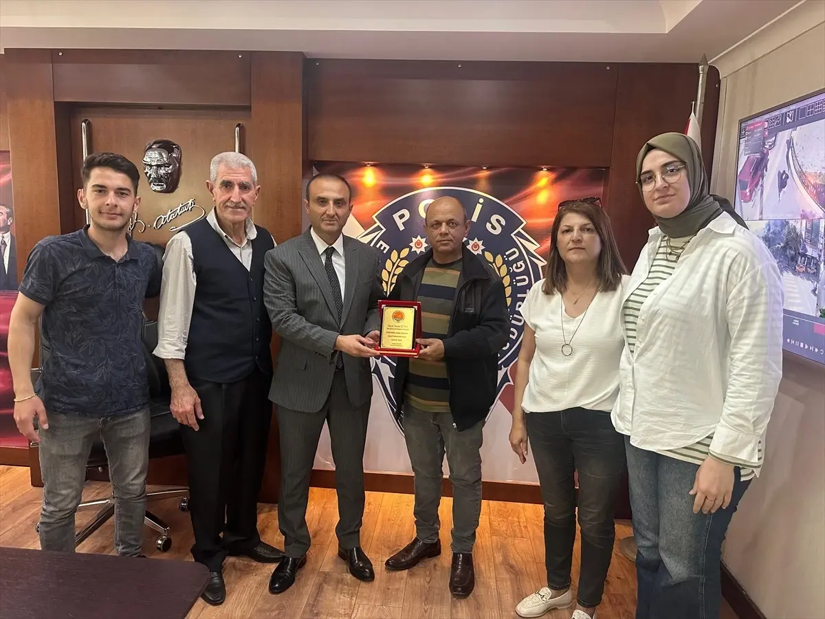 İskenderun İşitme Engelliler Derneği'nden Emniyet Müdürü'ne Ziyaret