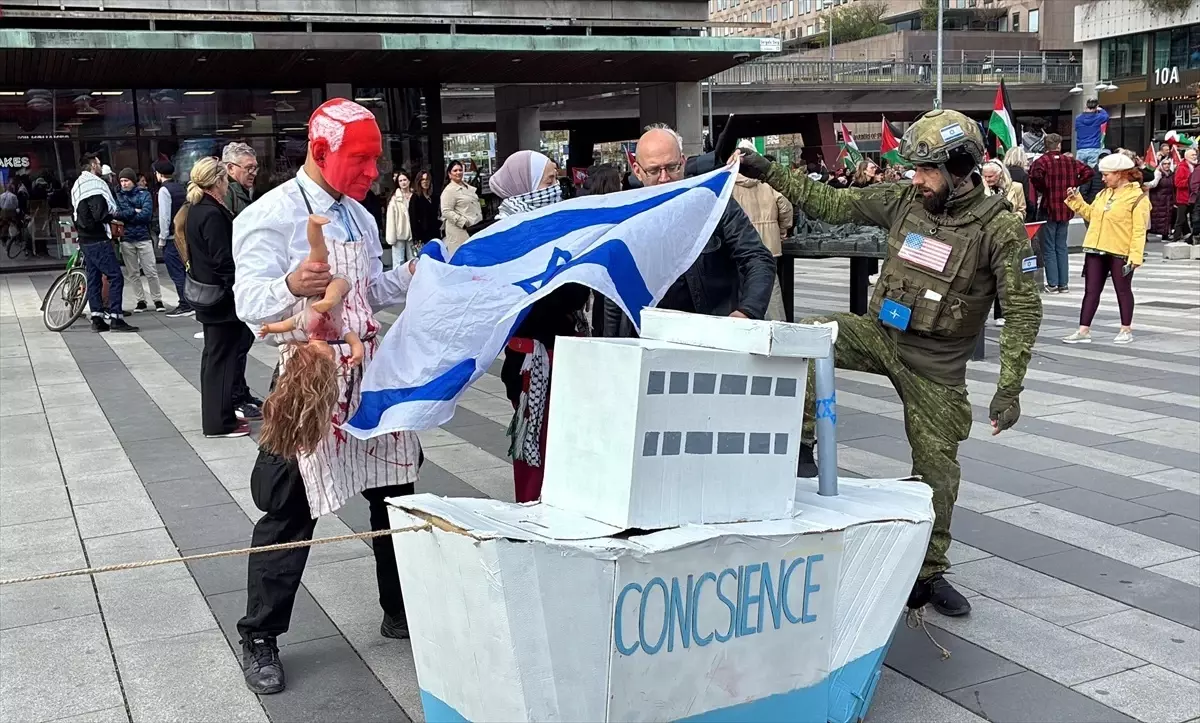 Stockholm'de İsrail'in Gazze Saldırılarına Karşı Protesto