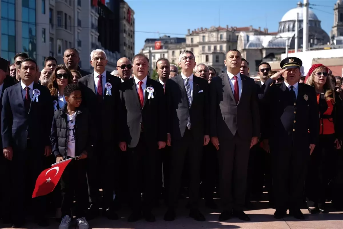 İstanbul'da 19 Mayıs Bayramı Töreni Düzenlendi