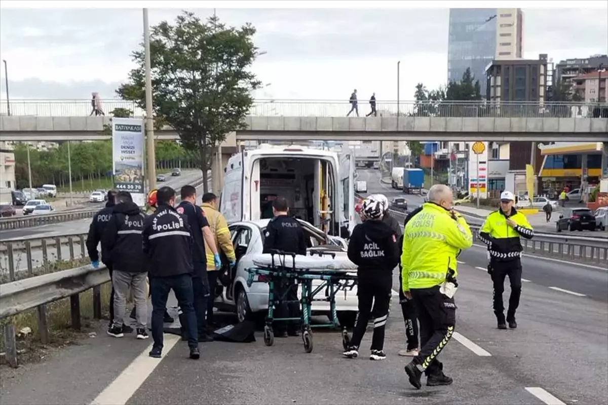İstanbul'da Trafik Kazası: 1 Ölü, 4 Yaralı
