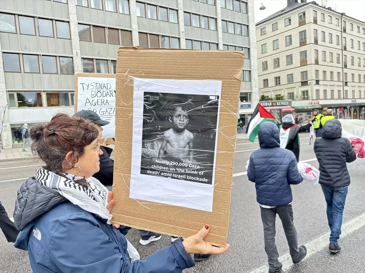 Stockholm'de İsrail'in Gazze'ye Saldırıları Protesto Edildi