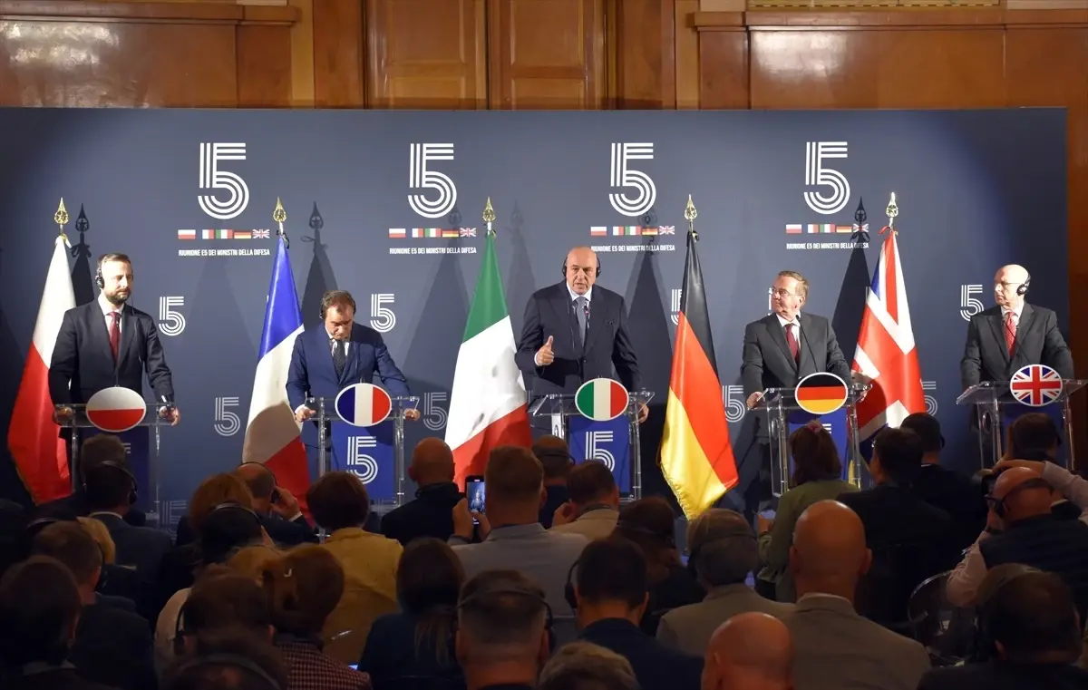 E5 Savunma Bakanları Roma'da Toplandı