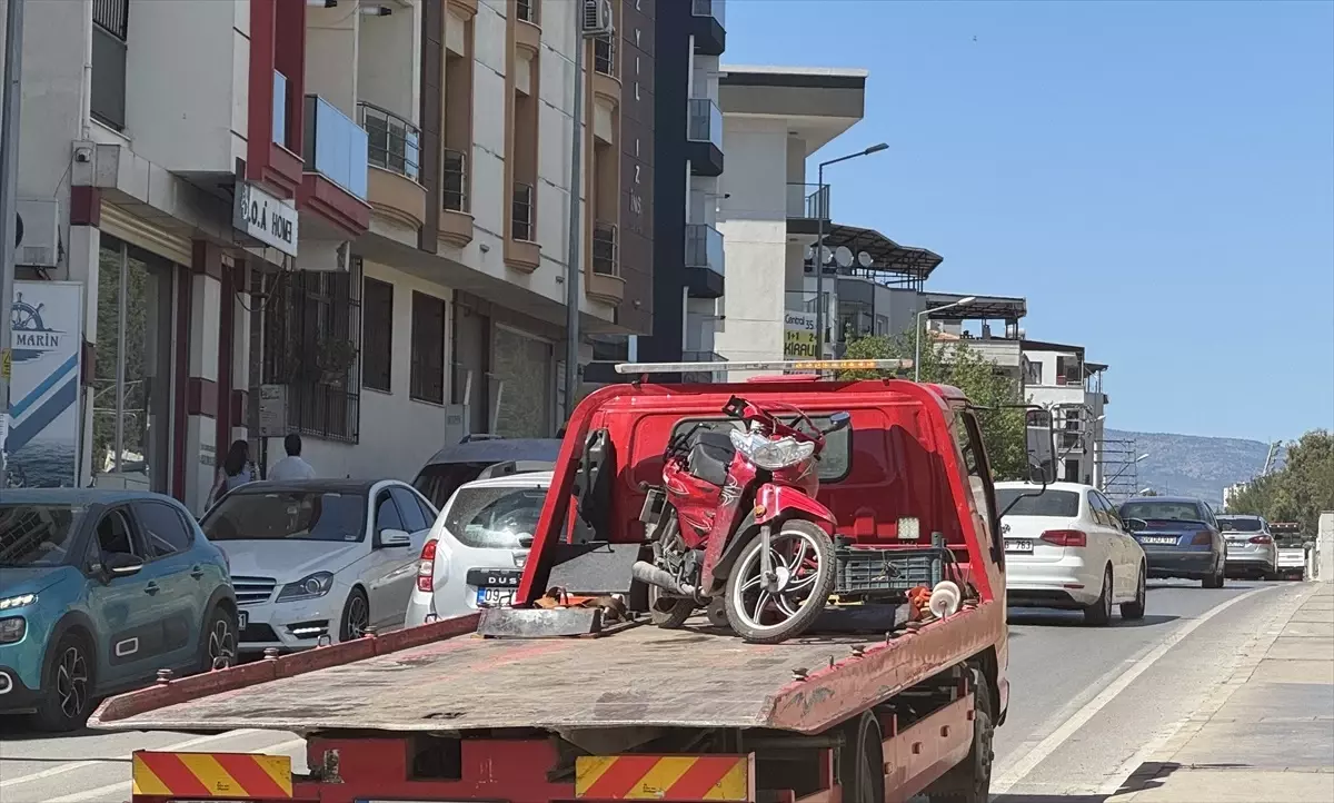 İzmir Buca'da Motosiklet Kazası: 1 Ölü, 1 Yaralı