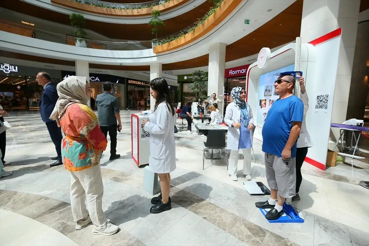 İzmir'de Sağlıklı Yaşam İçin Ölçüm Kampanyası Başlatıldı
