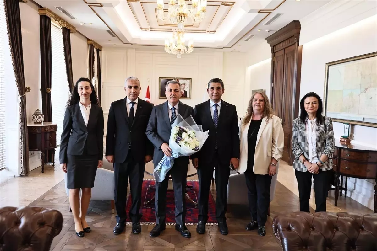 Vali Elban, Sosyal Güvenlik Haftası'nda SGK Heyetini Ağırladı