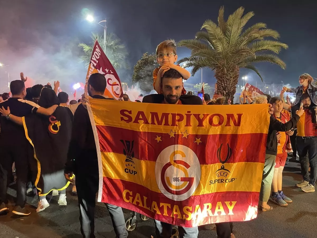 İzmir ve çevre illerde Galatasaray'ın şampiyonluğu kutlanıyor