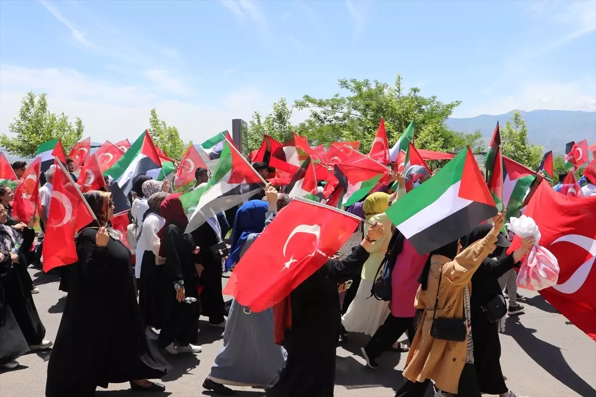KSÜ Öğrencilerinden Filistin'e Destek Yürüyüşü