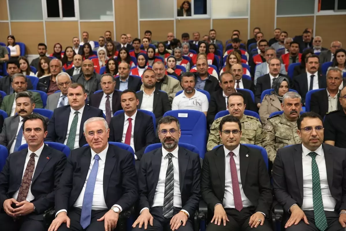 Kamu Başdenetçisi Akarca, 'Ombudsman Bitlislilerle Buluşuyor' programına katıldı Açıklaması
