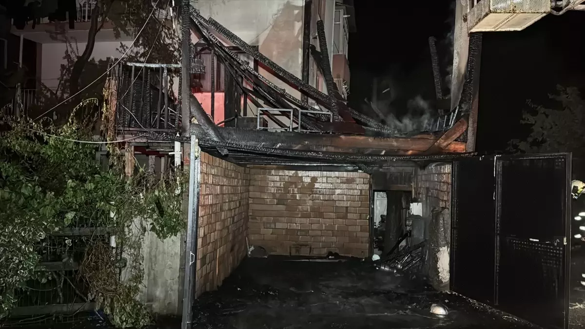 Karabük'te Garajda Yangın Çıktı