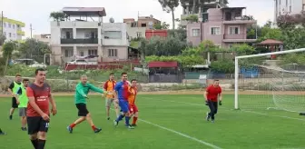 Adana'da Protokol Üyeleri Futbol Maçı Yaptı