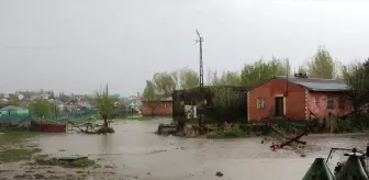 Kars'ta Şiddetli Sağanak ve Dolu Hayatı Olumsuz Etkiledi