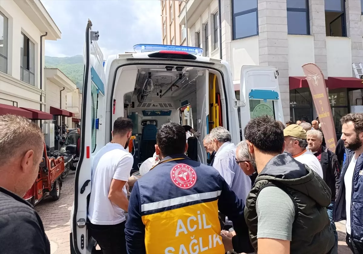Kahvehane'de Kalbi Durdu, Sağlık Ekipleri Hayata Döndürdü