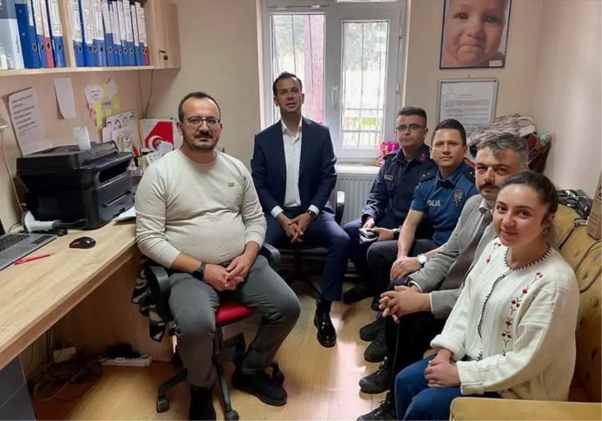 Kaymakam Emrah Aslan, Taşoluk Aile Sağlığı Merkezi'ni Ziyaret Etti