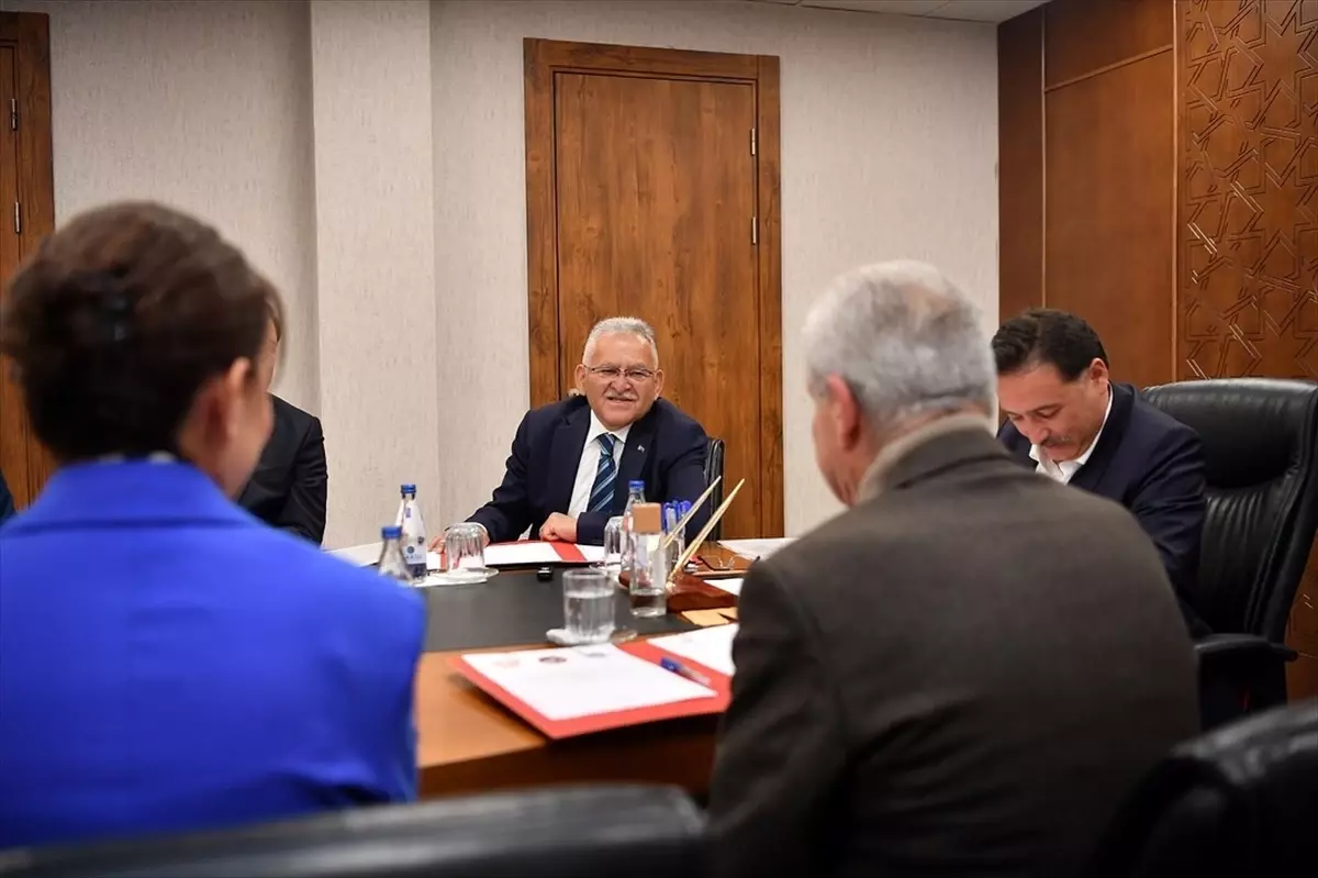 Kayseri Develi'de Huzurevi ve Yaşlı Bakım Merkezi İçin Protokol İmzalandı