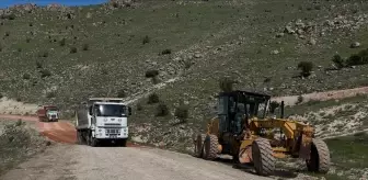 Elazığ'da Köy Bağlantı Yolu İçin Çalışmalar Başladı