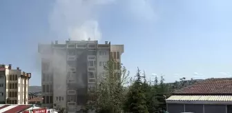Kırıkkale'de 7 Katlı Apartmanda Yangın: 6 Kişi Dumandan Etkilendi