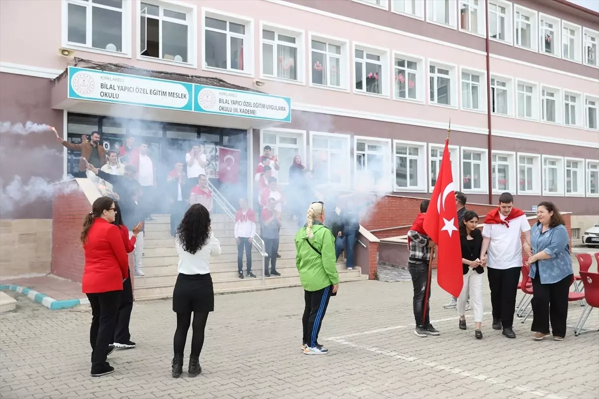 Kırklareli'de Engelli Öğrencilere Temsili Askerlik ve Kına Programı