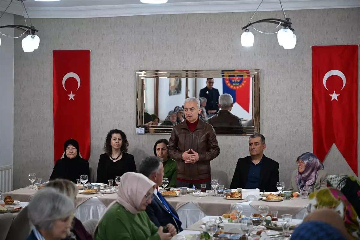 Kırklareli Valisi Turan, şehit anneleri ile bir araya geldi