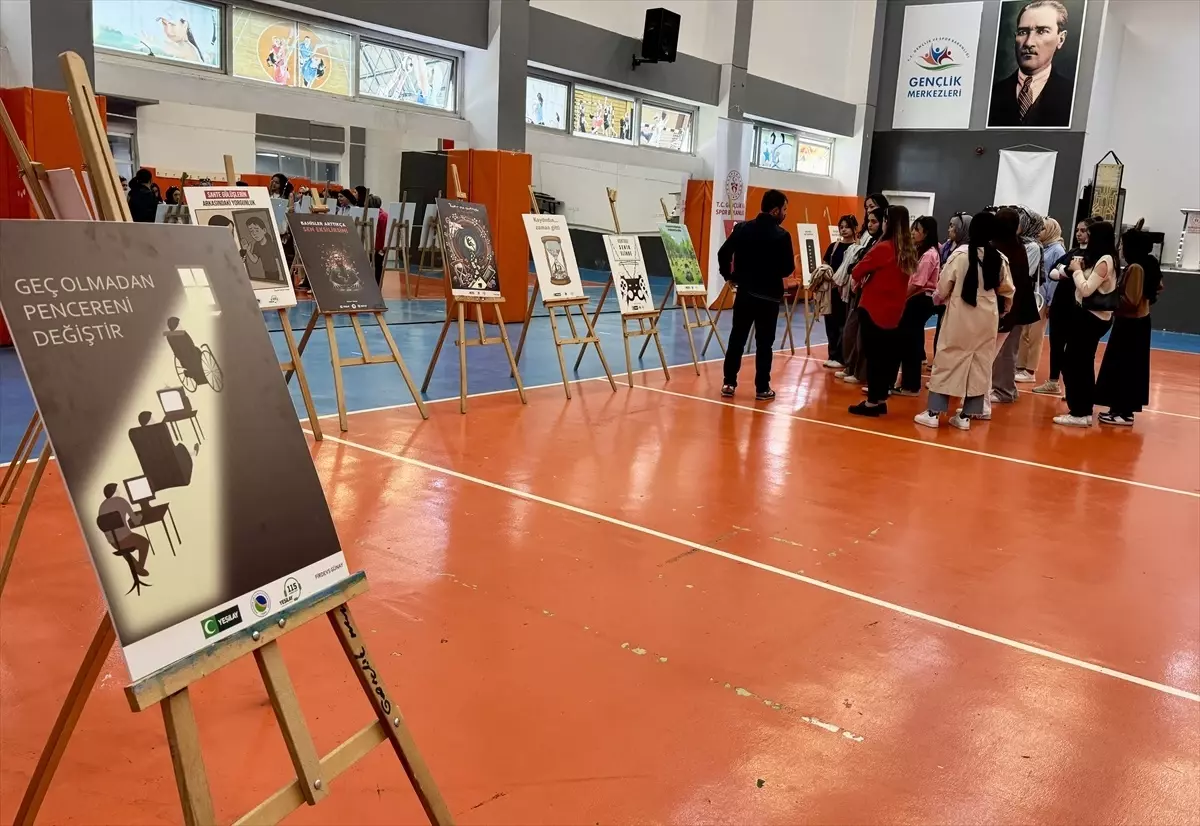 Kırşehir'de Bağımlılıkla Mücadele Sergisi Açıldı