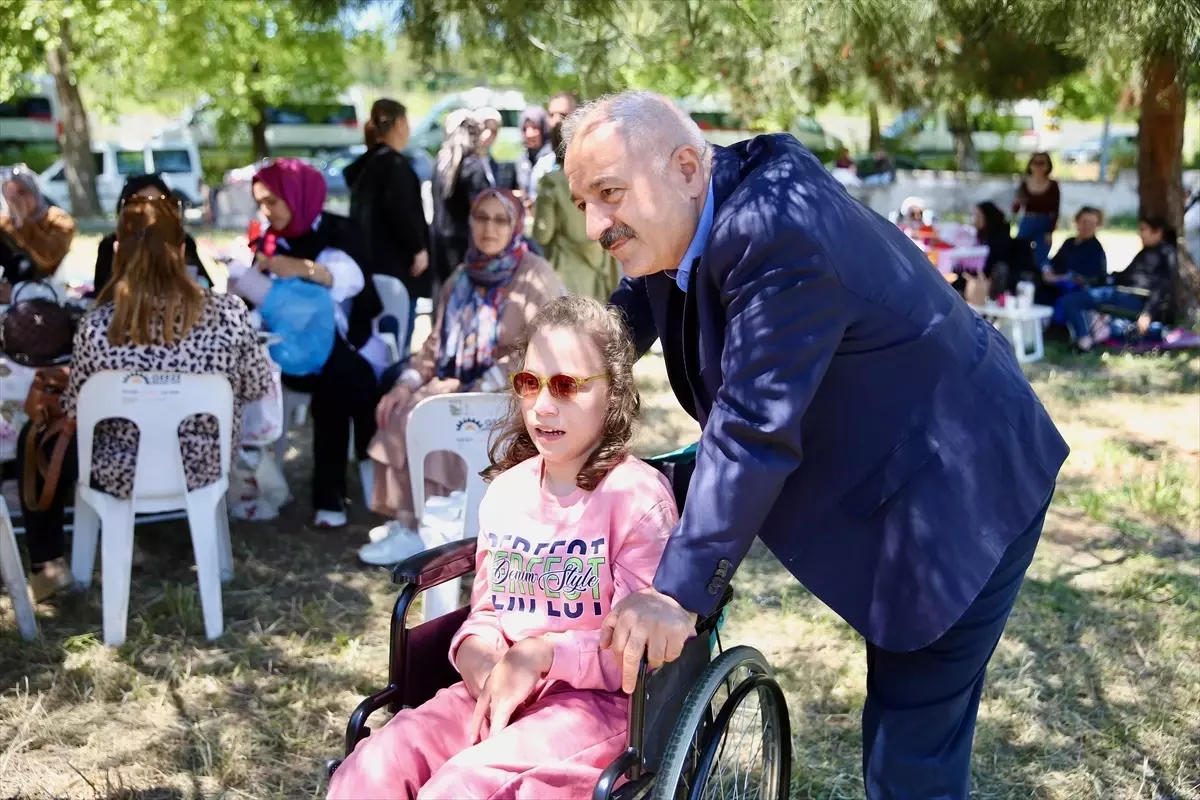 Özel Gereksinimli Çocuklar, Festivalde Eğlendi