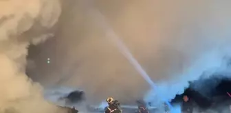 Gebze'de Palet Deposunda Yangın