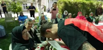 Konyasporlu Futbolcular Anneler Günü'nde Huzurevi Sakinlerini Unutmadı