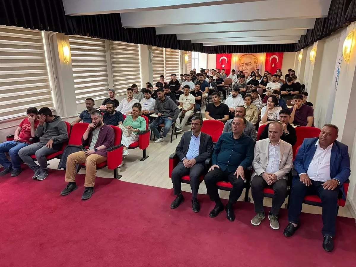 Hayri Çavuşoğlu, Öğrencilerle Tecrübelerini Paylaştı