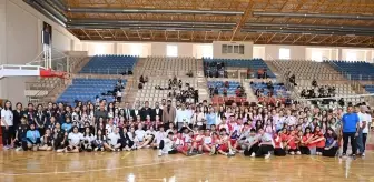 Kumluca'da Voleybol Turnuvası Sona Erdi