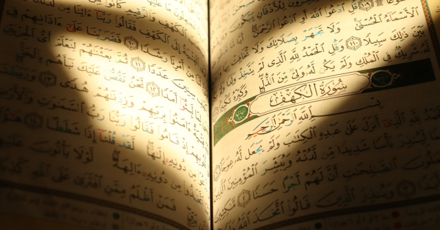 Kur'an-ı Kerim'i kitap haline getiren sahabe kimdir?