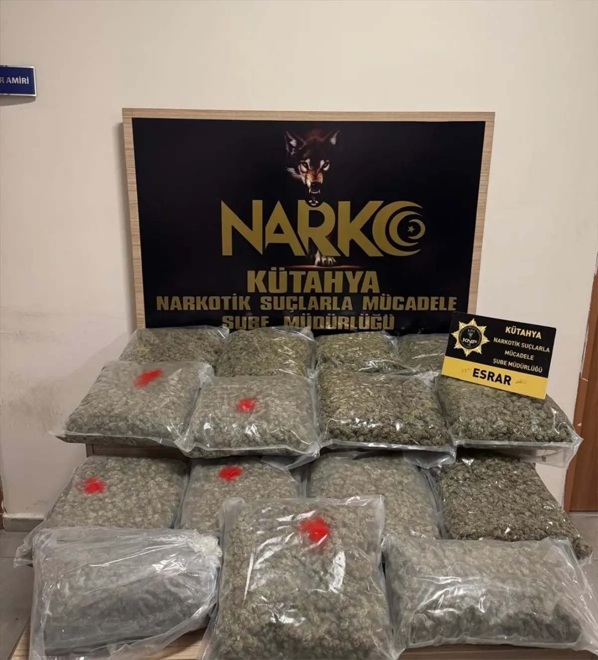 Kütahya'da Uyuşturucu Operasyonu: 15 Kilo Esrar Ele Geçirildi