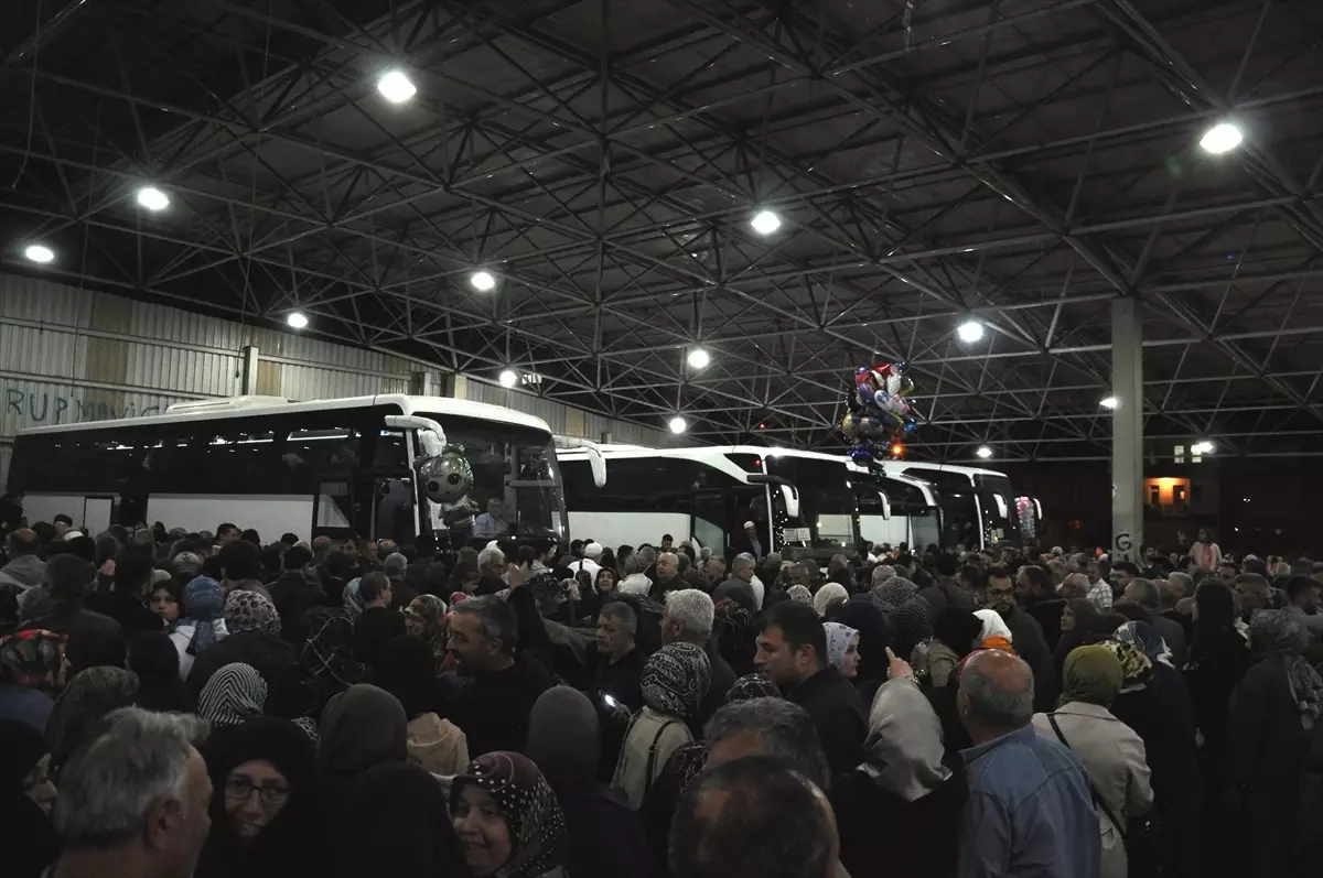 Kütahya'dan İlk Hacı Adayı Kafilesi Uğurlandı