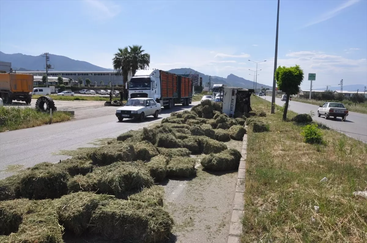 Manisa'da Takla Atan Kamyonette Sürücü Yaralandı
