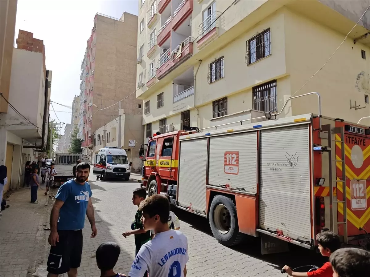 Kızıltepe'de Havalandırma Boşluğuna Düşen İki Çocuk Yaralandı