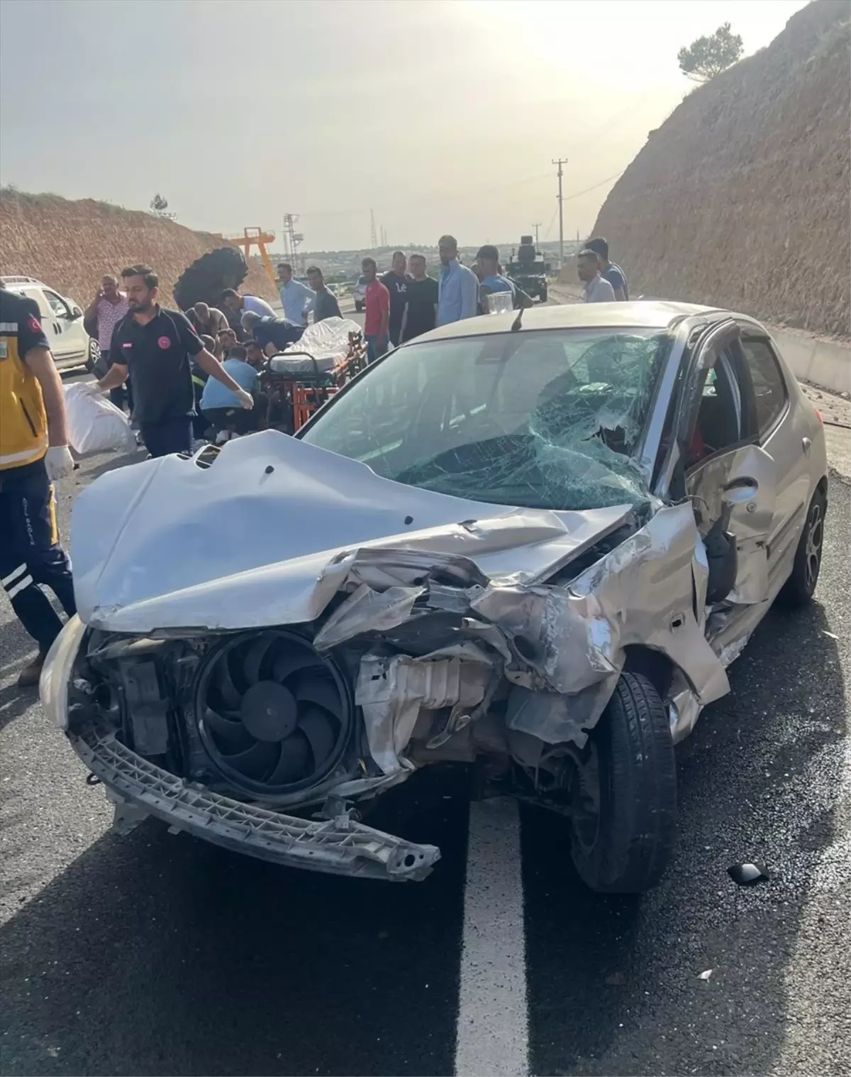 Midyat'ta Otomobil ve Traktör Çarpıştı: 3 Yaralı