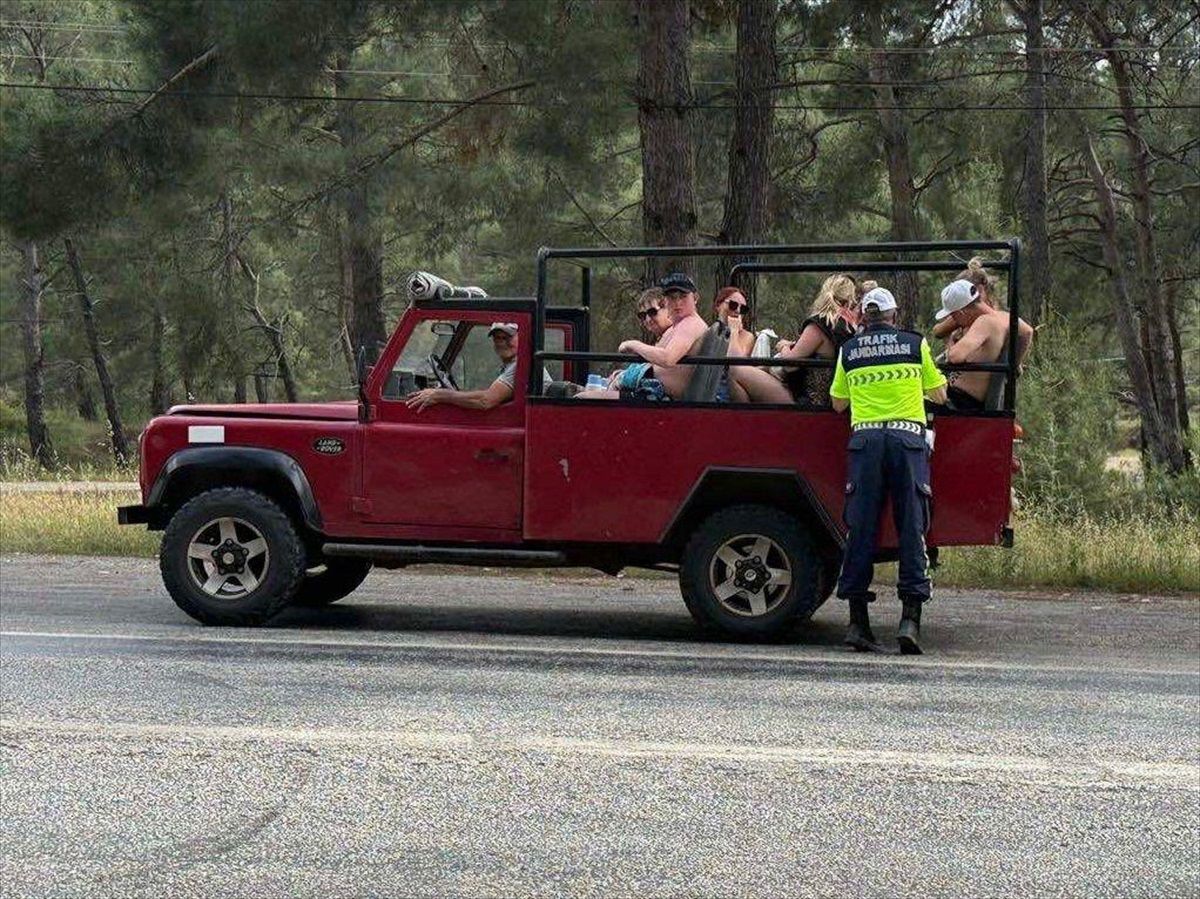 Marmaris'te Cip Safari Denetimi: 7 Sürücü Cezalandırıldı, 3 Araç Trafikten Men Edildi