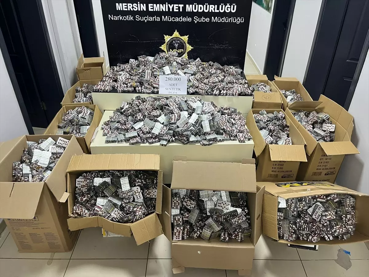 Mersin'de 280 Bin Sentetik Ecza Hapı Ele Geçirildi
