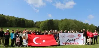 Merzifon'da 2025 Aile Yılı Etkinlikleri Kapsamında Doğa Yürüyüşü Düzenlendi