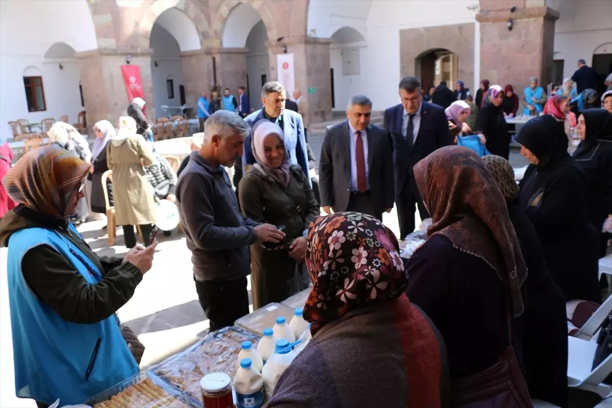 Merzifon'da Hafızlık Kur'an Kursları İçin Kermes Düzenlendi