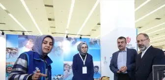 Milli Eğitim Bakanı Yusuf Tekin, Uluslararası İslam Sanatları Fuarı'nı Ziyaret Etti