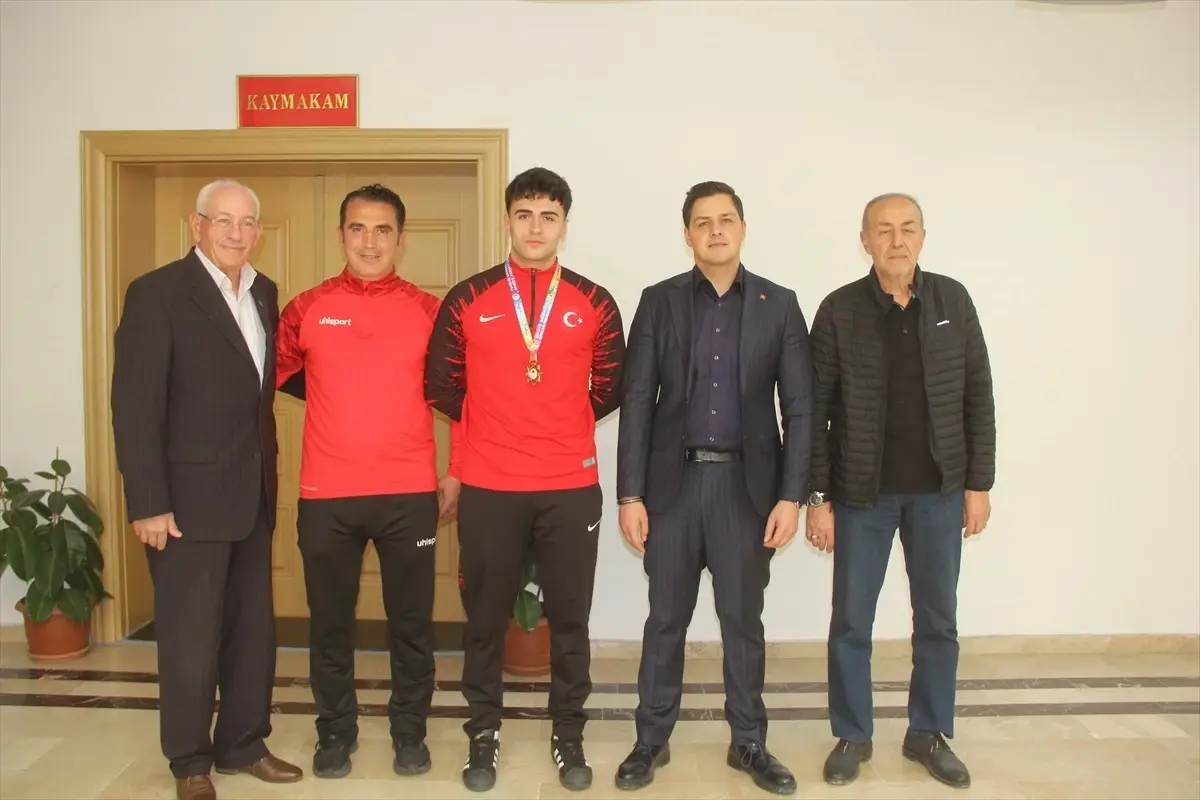 Milli Güreşçi Ebubekir Sadık Ergüt Zara'da