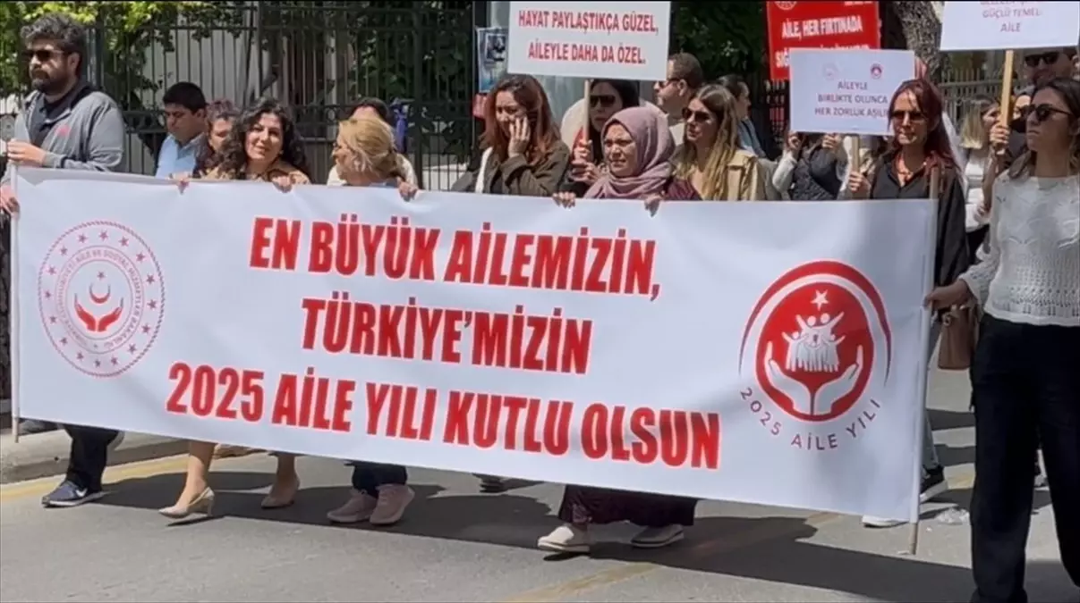 Muğla'da Aile Haftası Yürüyüşü ve Tekne Turu Düzenlendi