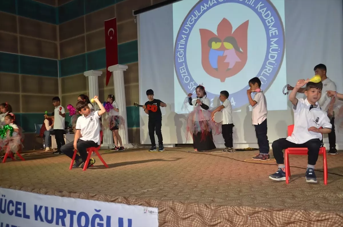 Muş'ta özel gereksinimli öğrencilerden gösteri