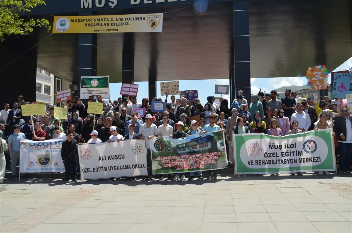 Muş'ta Engelliler Haftası Farkındalık Yürüyüşü Düzenlendi