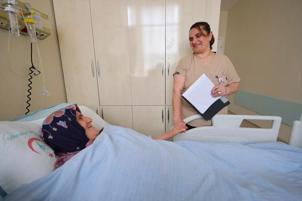 Şefkatli Hemşire Nezaket Azizoğlu'nun 30 Yıllık Hedefi: Hastaların Sağlığı