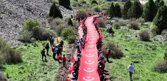 Niğde'de 19 Mayıs İçin Doğa Yürüyüşü Düzenlendi